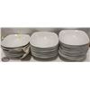 Image 1 : LOT OF 30 SQUARE BOWLS 9"X9"
