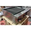 Image 4 : NEW ICB 24" NATURAL GAS COUNTER TOP CHARBROILER
