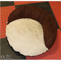 BRAND NEW WITH TAGS 60 CM TRIXIE DOG BED