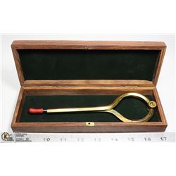 BRASS IN CASE SHIPS SINGLE HAND DIVIDER