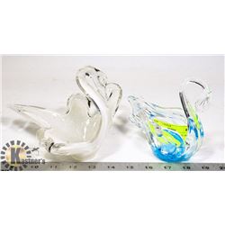 PAIR OF CHALET ART GLASS SWAN SCULPTURES