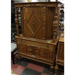 ANTIQUE ENGLISH TUDOR STYLE OAK CARVED BAR / CHINA