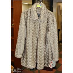 FAUX FUR LADIES OLYMPIA JACKET SIZE LARGE