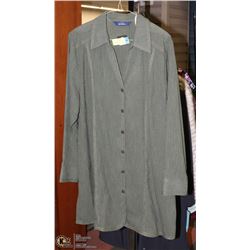 PENNINGTONS 3/4 LENGTH BUTTONUP BLOUSE SZ XL