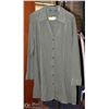 Image 1 : PENNINGTONS 3/4 LENGTH BUTTONUP BLOUSE SZ XL