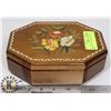 Image 2 : DECORATIVE WOOD JEWELLERY BOX
