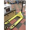 Image 1 : PALLET JACK - YELLOW