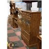 Image 2 : BEDROOM SUITE - INCLUDES 2 DRESSERS, END TABLE