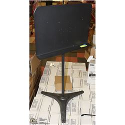 ADJUSTABLE MUSIC STAND