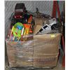 Image 1 : PALLET OF UNCLAIMED STORAGE