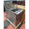 Image 2 : NEW ICB DUAL-BASKET NATURAL GAS DEEP FRYER W/