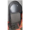 Image 1 : LOT OF 4 FOLDING CHAIRS