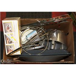 LOT OF MISCELLANEOUS KITCHENWARE INCLUDING