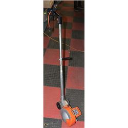 BLACK & DECKER DELUXE LAWN EDGER AND TRIMMER
