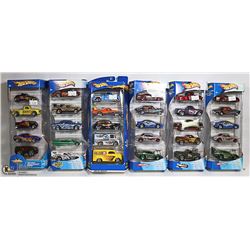 LOT OF 30 VINTAGE HOTWHEELS IN GIFT PACK