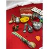 Image 2 : Lot of Vintage Kitchenalia