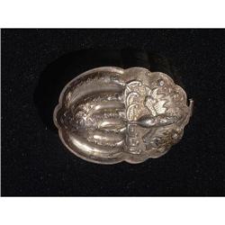 Crenelated silver box with incised and #947980