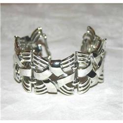 Fabulous Vintage Signed Coro Pegasus Bracelet #964374