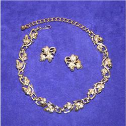 Wonderful Vintage Coro Necklace & Earrings #964384