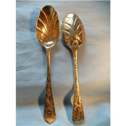 PAIR OF BERRY SPOONS #977919