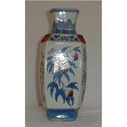 CHINESE VASE PEACHES AND GRAPES BAT #977964