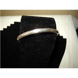 STERLING SILVER DELICATE ETCHED BANGLE W/SAFETY #978038