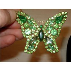 EXQUISITE...WEISS BUTTERFLY  CRYSTAL RHINESTONE #993592