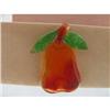 Image 1 : Lucite Pear Pin #993653