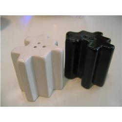 1960?s Puzzle Piece Salt and Pepper Shakers #1006758