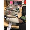 Image 1 : 5 PLASTIC DECOY DUCKS