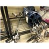 Image 1 : LOT OF GOLF CLUBS AND NIKE BAG, RIGHT HAND