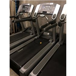 LIFE FITNESS INCLINE TREADMILL MODEL 97TI, WITH 120V/20A PLUG