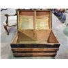 Image 2 : ROUND TOP TRUNK H 22" L 18" W 30"