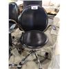 Image 2 : 3 ROLLING OFFICE CHAIRS & 1 RECLINING/ROLLING OFFICE CHAIR
