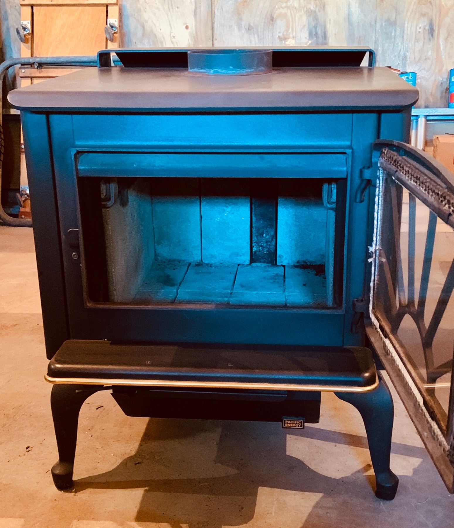 PACIFIC ENERGY WOOD STOVE MODEL SUPER 27. PACIFIC ENERGY WOOD STOVE MODEL SUPER 27.