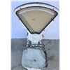 Image 3 : ANTIQUE PORCELAIN TOLEDO SCALE