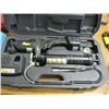 Image 2 : LINCOLN 12 VOLT CORDLESS GREASE GUN