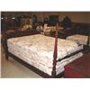 Image 1 : WALNUT POSTER BED