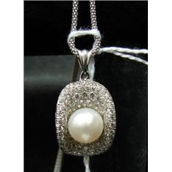 18K WHITE GOLD DIAMOND & PEARL PENDANT