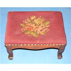 VICTORIAN WALNUT FOOTSTOOL