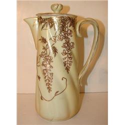 CHINESE EXPORT PORCELAIN CHOCOLATE POT