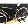 Image 2 : BLACK KONDA DEW PLUS 20 SPEED ROAD BIKE, NEEDS GENERAL MAINTENANCE/FRONT BRAKE ADJUSTMENT, 74 CM