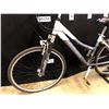 Image 2 : GREY AND WHITE SCHWINN HYDRA 24 SPEED FRONT SUSPENSION HYBRID CRUISER BIKE