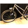 Image 3 : GREY CARRERA STONE 18 SPEED FRONT SUSPENSION TRAIL BIKE, 70 CM STANDOVER HEIGHT