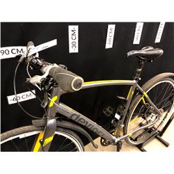 GREY DEVINCI COPENHAGEN 20 SPEED ROAD BIKE WITH FRONT AND REAR