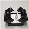 Image 2 : 14K PRINCESS CUT DIAMOND (0.75CT) DIAMOND (0.8CT) RING
