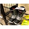 Image 1 : THIRTYTWO SNOWBOARD BOOTS, SIZE US 8