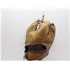 Image 2 : Leather Trappers Ball Glove