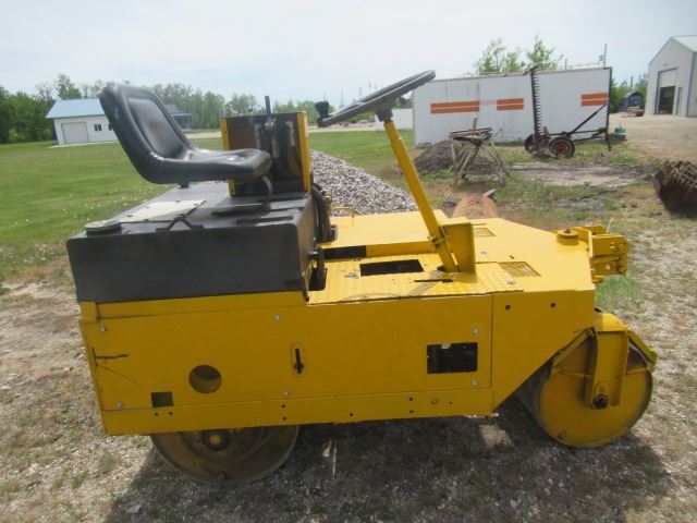 Pavement Packer 13 HP Gas Asphalt Packer - Rear Packer 36