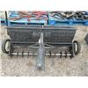 Image 1 : 46" Pull Type Fertilizer Speader